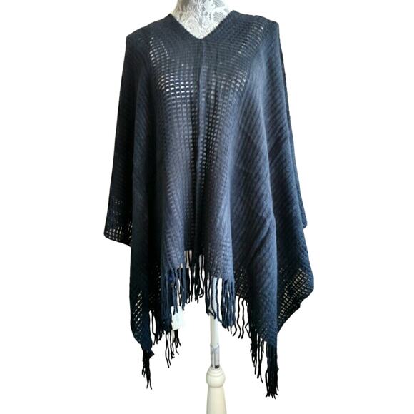 Hat Attack Lightweight Layer Poncho - NWT - Picture 1 of 6